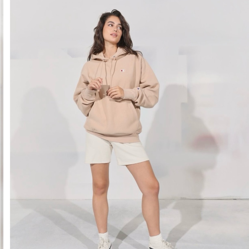 Champion Classic Logo Patch
Fleece Hoodie Sweatshirt
